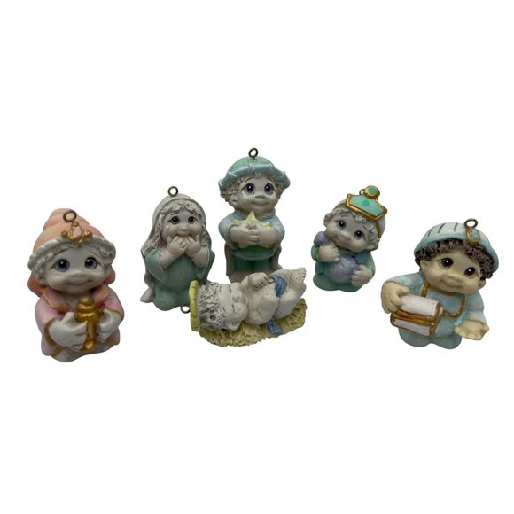 Vintage Hand-Painted Ceramic Nativity With Baby Jesus Ornaments Set Of 6 - Picture 12 of 14